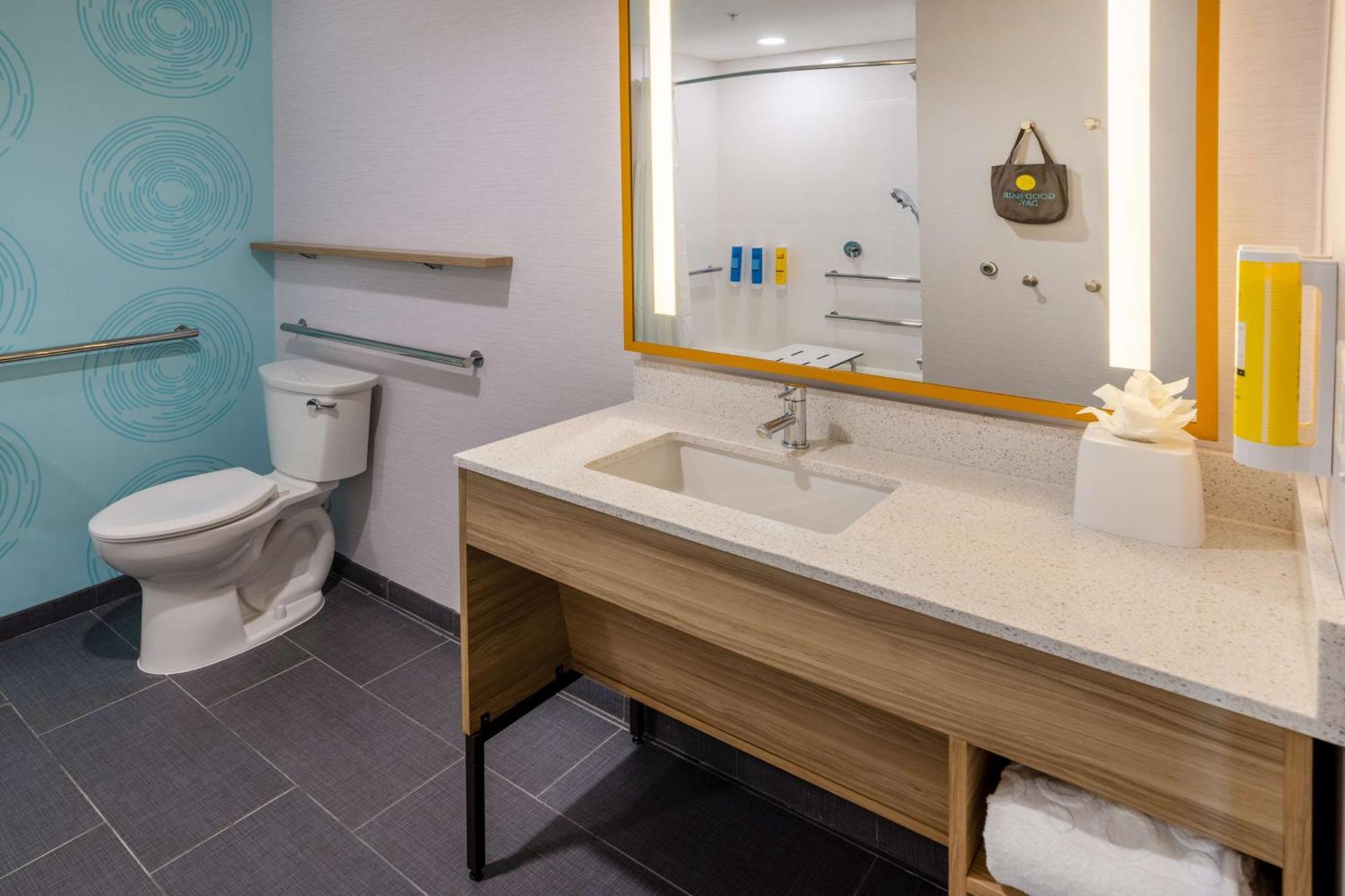 Tru By Hilton Pensacola Airport Medical Center Hotell Exteriör bild